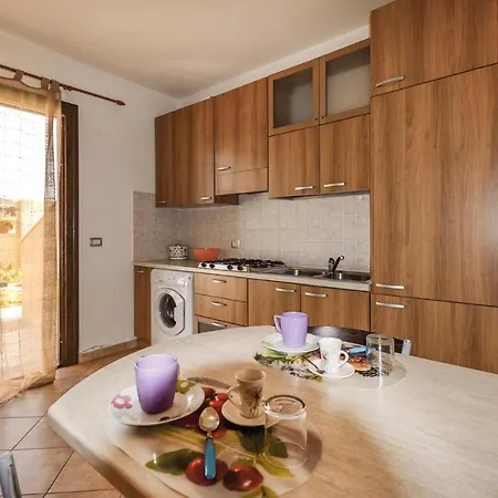 Amazing In With Kitchen 아파트